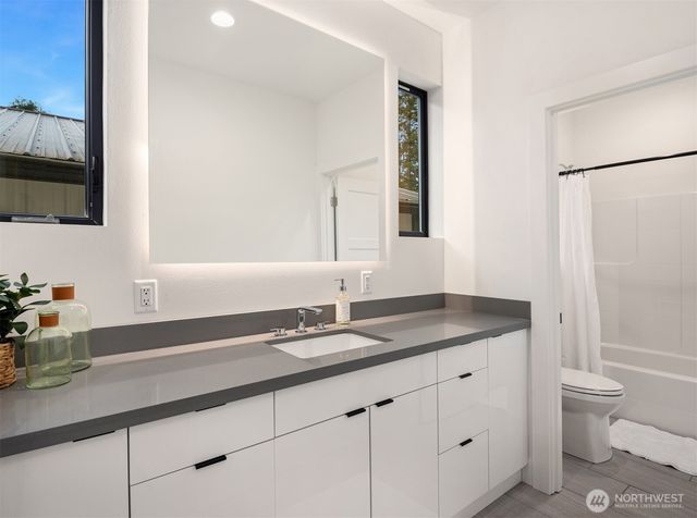 21708 57th Avenue SE, Woodinville, WA 98072