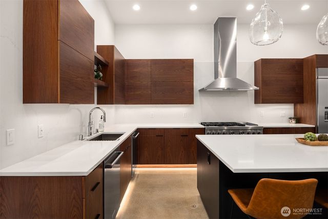 21708 57th Avenue SE, Woodinville, WA 98072