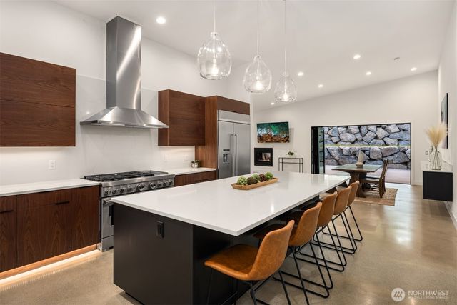 21708 57th Avenue SE, Woodinville, WA 98072