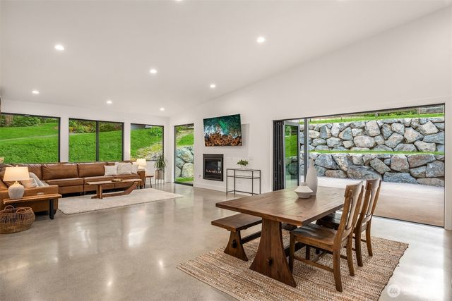 21708 57th Avenue SE, Woodinville, WA 98072