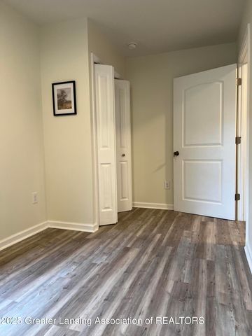 1300 W Maple Street, Lansing, MI 48915