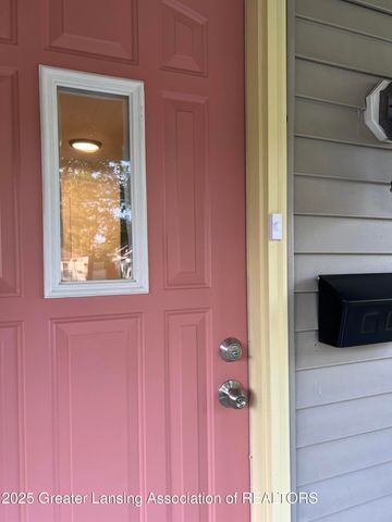 1300 W Maple Street, Lansing, MI 48915