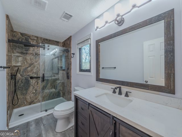 580 Lake Drive, Snellville, GA 30039