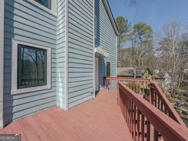 580 Lake Drive, Snellville, GA 30039