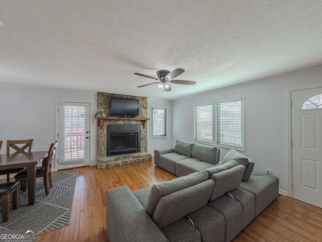 580 Lake Drive, Snellville, GA 30039