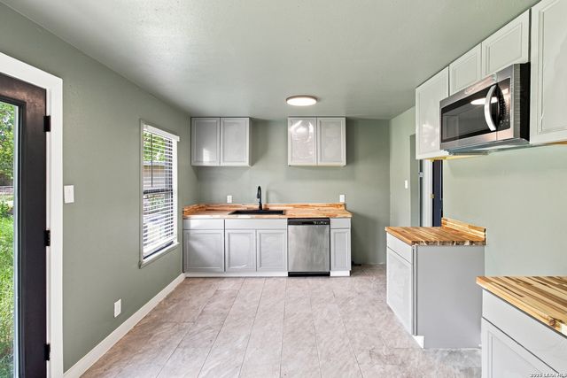 119 HARCOURT AVE, San Antonio, TX 78223