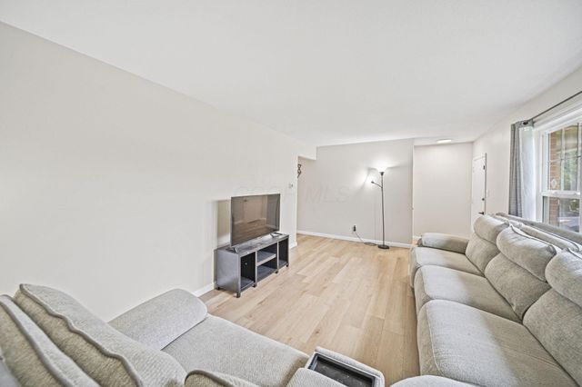 1565 Brentnell Avenue, Columbus, OH 43219