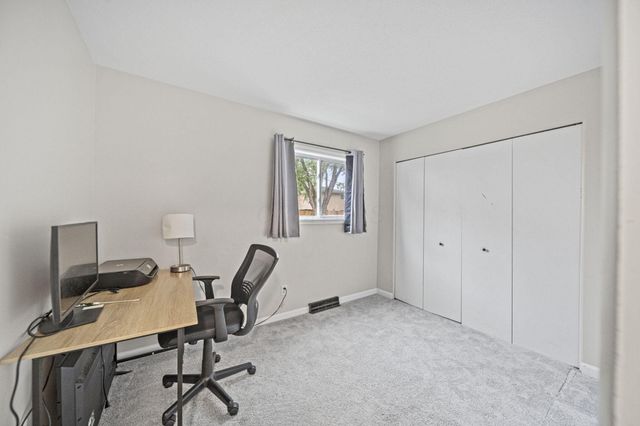 1565 Brentnell Avenue, Columbus, OH 43219