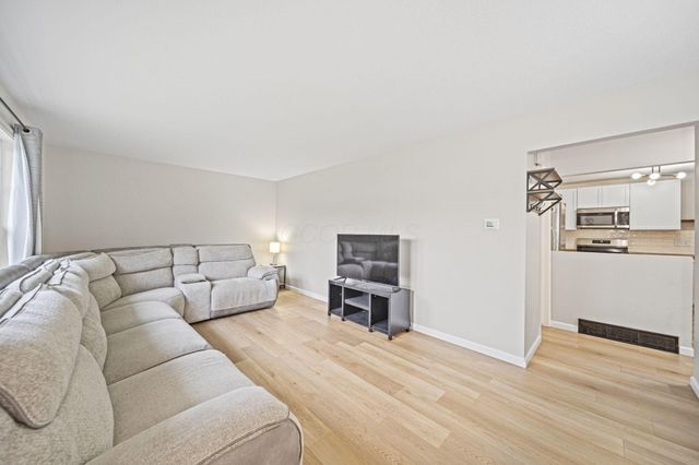 1565 Brentnell Avenue, Columbus, OH 43219