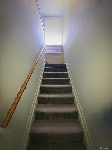 8882 Grandville Avenue, Detroit, MI 48228