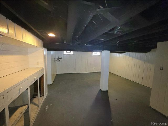 8882 Grandville Avenue, Detroit, MI 48228