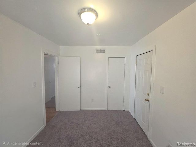 8882 Grandville Avenue, Detroit, MI 48228