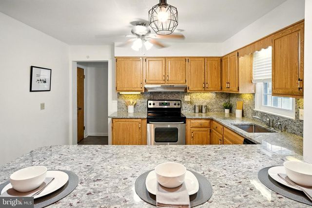 364 S ROLLING RD, Springfield, PA 19064