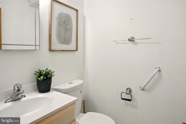 364 S ROLLING RD, Springfield, PA 19064