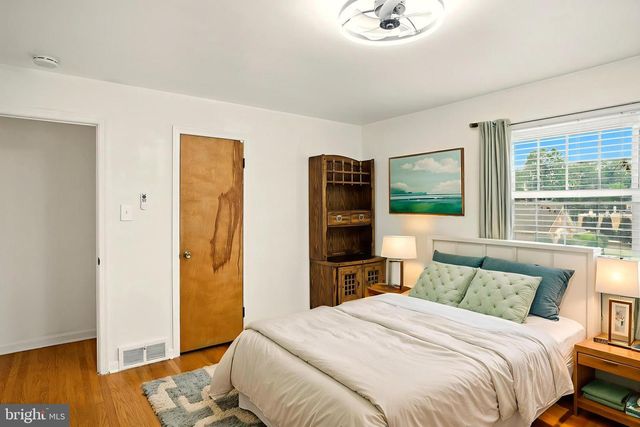 364 S ROLLING RD, Springfield, PA 19064