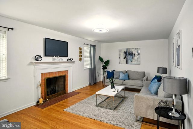 364 S ROLLING RD, Springfield, PA 19064