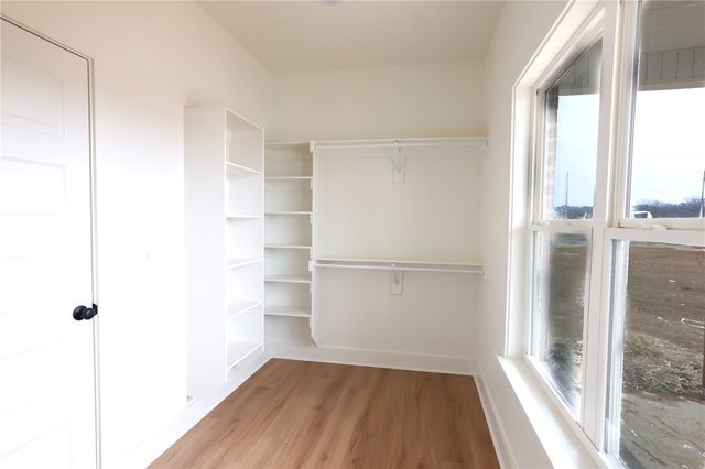 2100 Taylor Orchard Road, Gentry, AR 72734