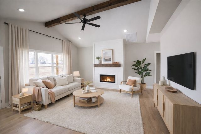 2100 Taylor Orchard Road, Gentry, AR 72734