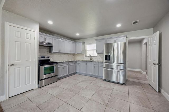 5014 Yellowstone Boulevard, Houston, TX 77021