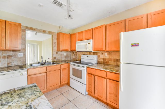 10297 NW 33rd Street 5-1, Coral Springs, FL 33065