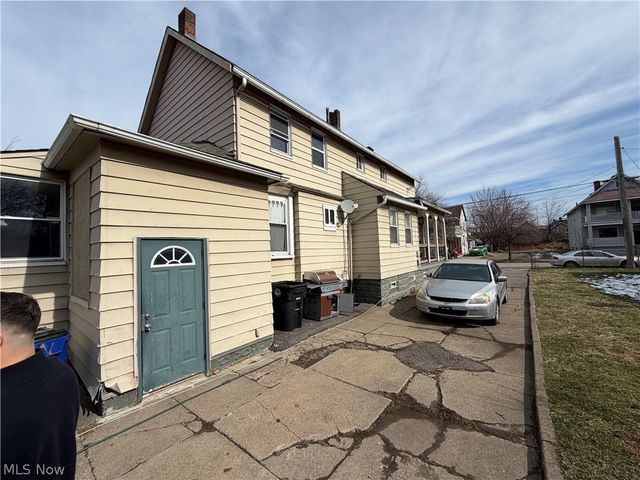 3224 W 32nd Street, Cleveland, OH 44109