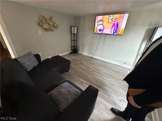 3224 W 32nd Street, Cleveland, OH 44109