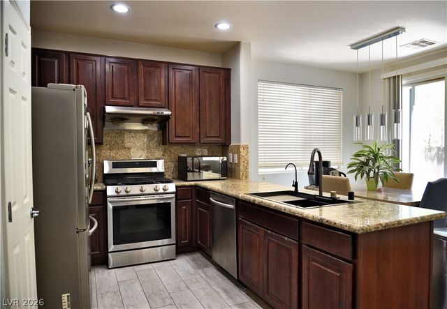 712 Oak Hills Course Drive, Las Vegas, NV 89148