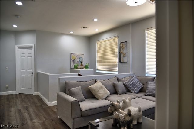 712 Oak Hills Course Drive, Las Vegas, NV 89148