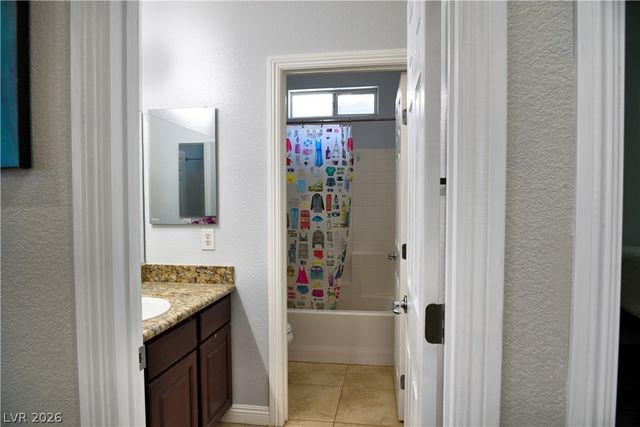 712 Oak Hills Course Drive, Las Vegas, NV 89148
