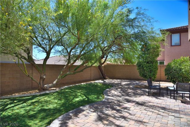 712 Oak Hills Course Drive, Las Vegas, NV 89148