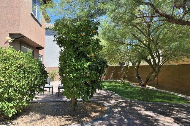 712 Oak Hills Course Drive, Las Vegas, NV 89148
