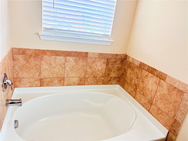 76 Mulberry Bush Drive, Loganville, GA 30052