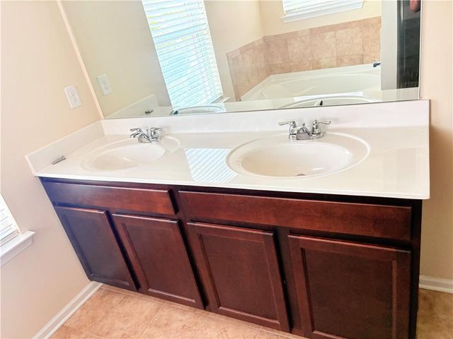 76 Mulberry Bush Drive, Loganville, GA 30052