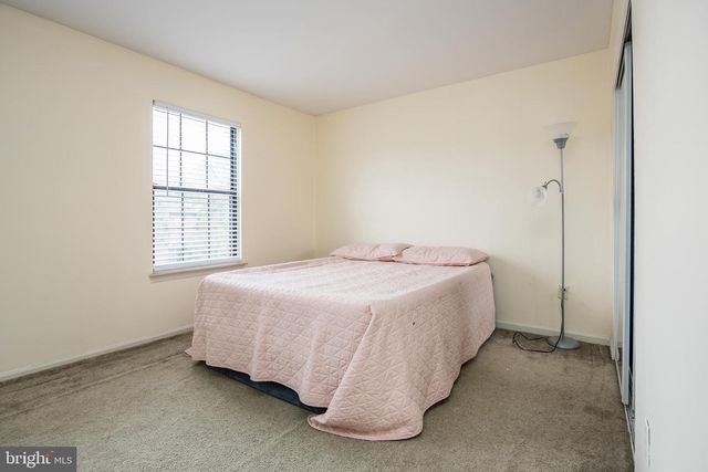 8 LAIRD LN, New Castle, DE 19720