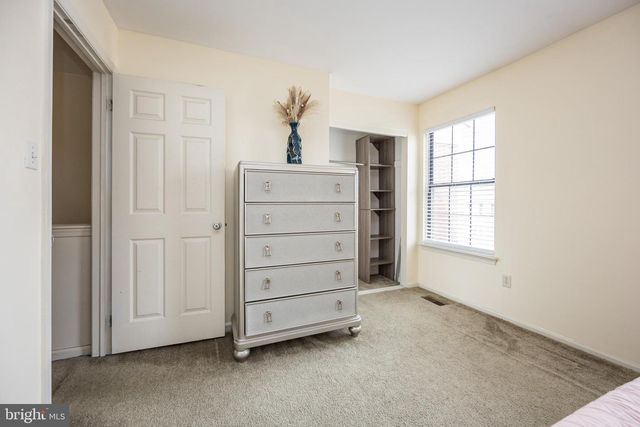 8 LAIRD LN, New Castle, DE 19720