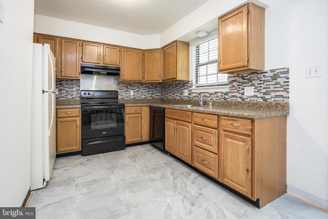 8 LAIRD LN, New Castle, DE 19720