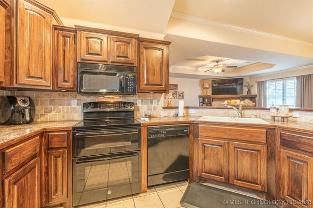 23484 E 136th Street S, Coweta, OK 74429