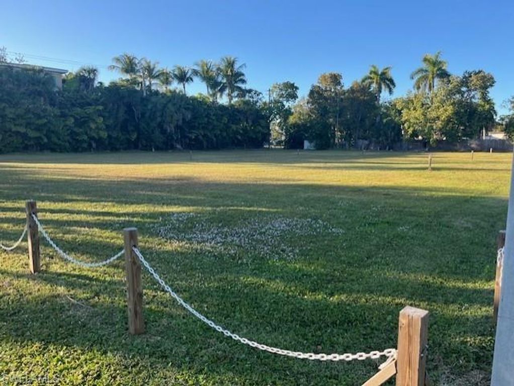680 Park ST, NAPLES, FL 34102 — photo 3