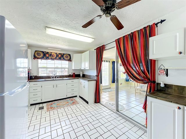 30041 WAUSAUKEE DRIVE, Tavares, FL 32778