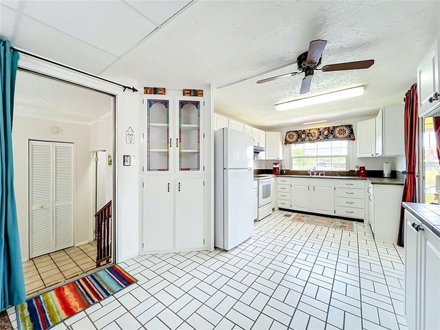 30041 WAUSAUKEE DRIVE, Tavares, FL 32778
