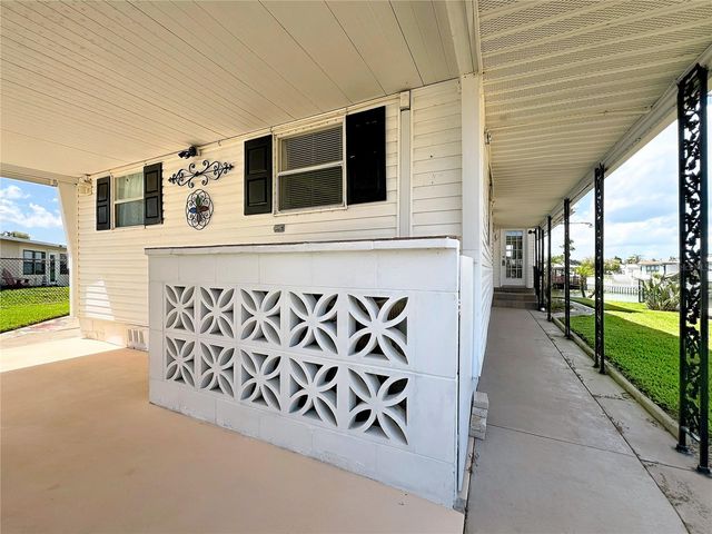 30041 WAUSAUKEE DRIVE, Tavares, FL 32778
