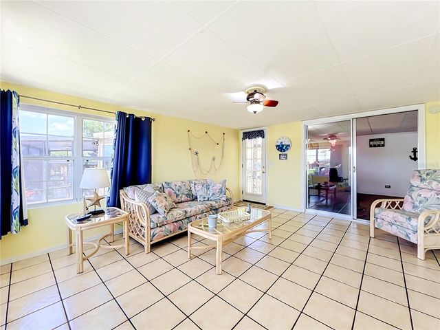 30041 WAUSAUKEE DRIVE, Tavares, FL 32778