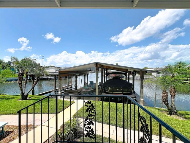 30041 WAUSAUKEE DRIVE, Tavares, FL 32778