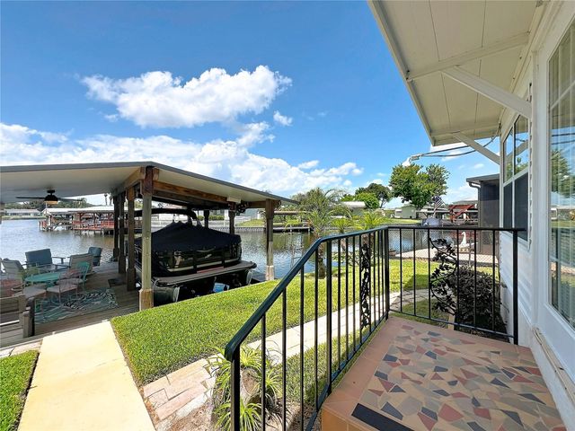 30041 WAUSAUKEE DRIVE, Tavares, FL 32778