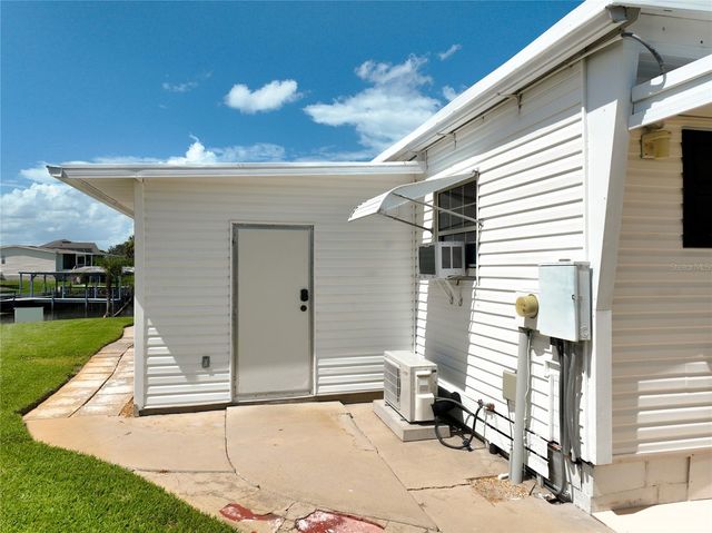 30041 WAUSAUKEE DRIVE, Tavares, FL 32778