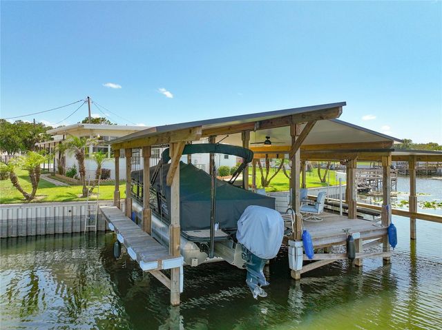 30041 WAUSAUKEE DRIVE, Tavares, FL 32778