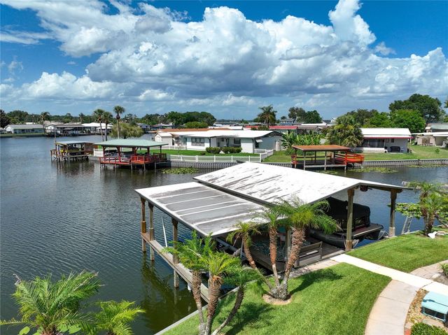 30041 WAUSAUKEE DRIVE, Tavares, FL 32778