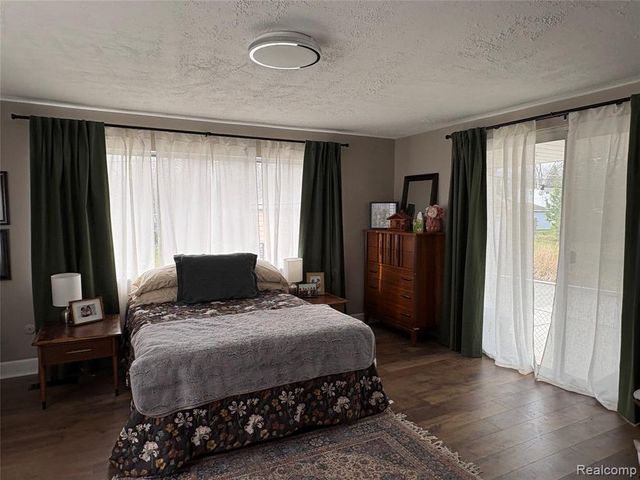 4075 Motorway Drive, Waterford, MI 48328