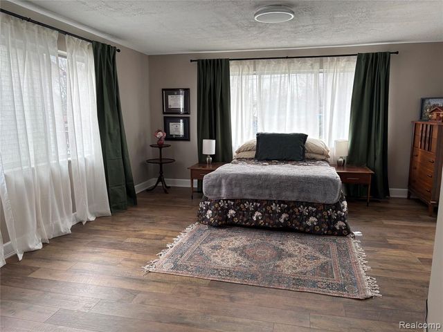 4075 Motorway Drive, Waterford, MI 48328