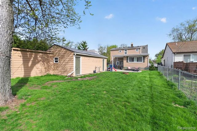 4075 Motorway Drive, Waterford, MI 48328